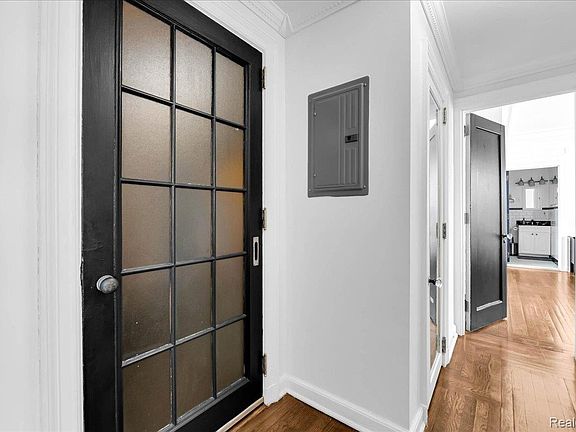 3rd image of 2900 E Jefferson Ave APT D201