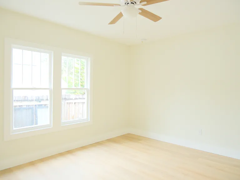210 W Hiawatha St — Photo 12