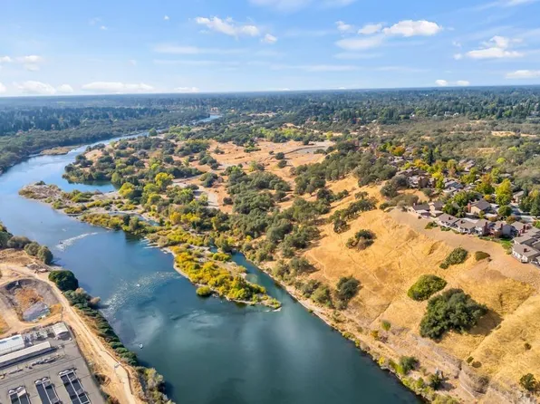 8851 Bluff Ln, Fair Oaks, CA 95628