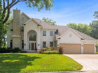 8377 Marsh Creek Rd, Woodbury, MN 55125