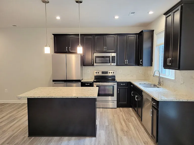 9220 Saint Charles Cir — Photo 5
