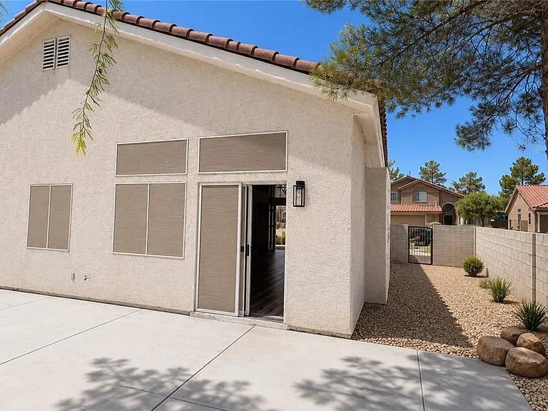 1916 Coyote Pass Way — Photo 22