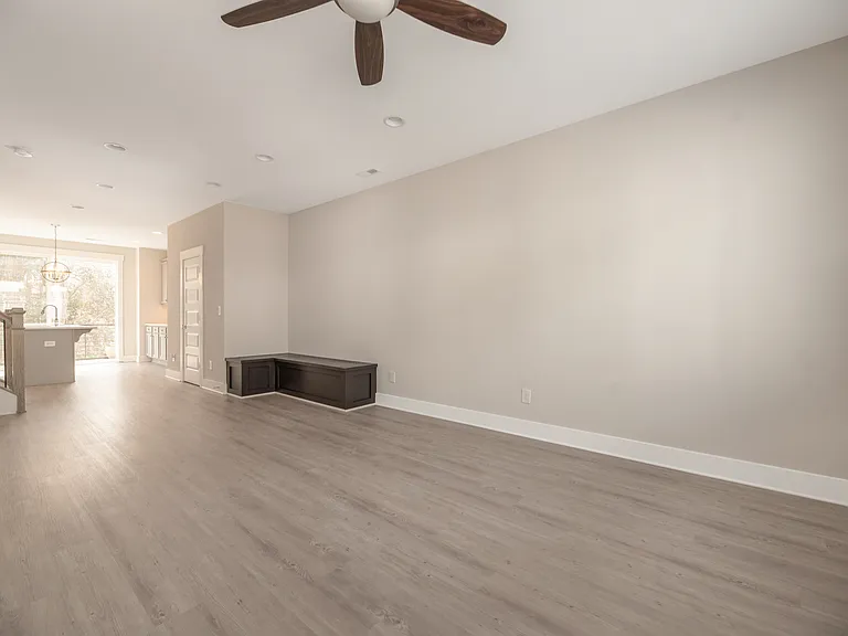 554 W End Dr — Photo 10