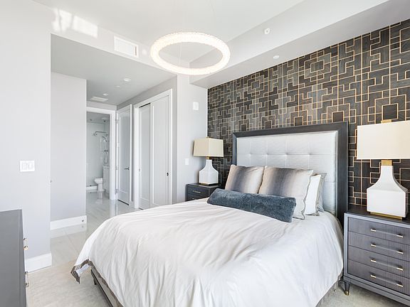 5th image of 100 1st Ave N Unit 3804