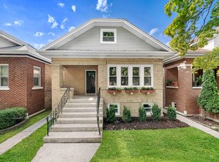 5525 W Roscoe St, Chicago, IL 60641
