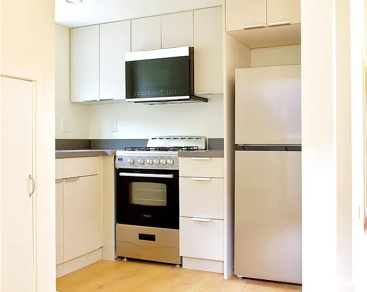 3743 Locke Ave #1/2 — Photo 5