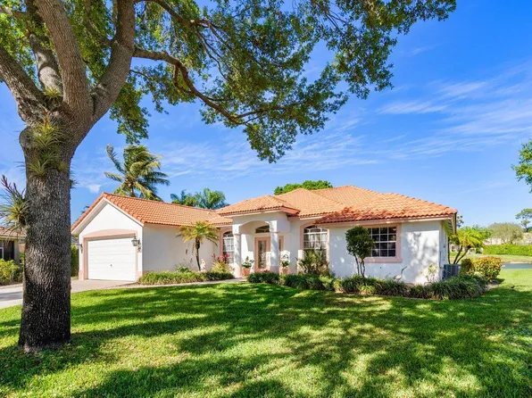 139 Mangrove Court, Royal Palm Beach, FL 33411