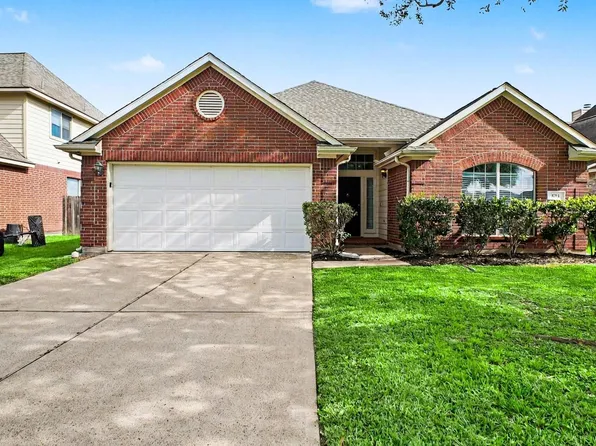 1014 Sapling Crest Ct, Fresno, TX 77545