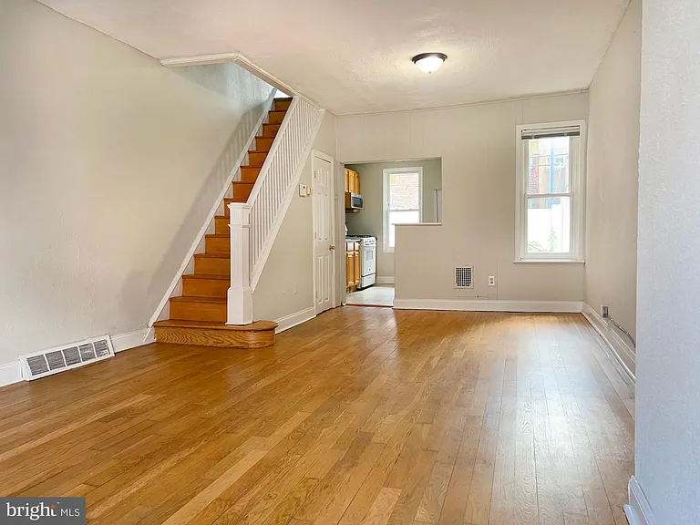 1528 S Hollywood St — Photo 4