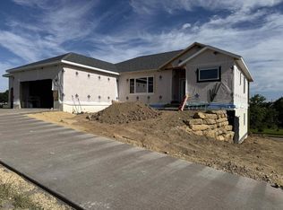 102 Diamond Oaks Drive, Dodgeville, WI 53533