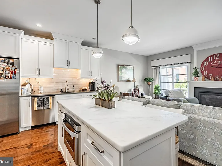 23 Central Ave — Photo 11