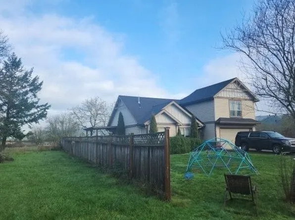 1212 Linn Way, Brownsville, OR 97327