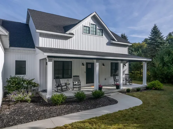 519 E Price Rd, Midland, MI 48642