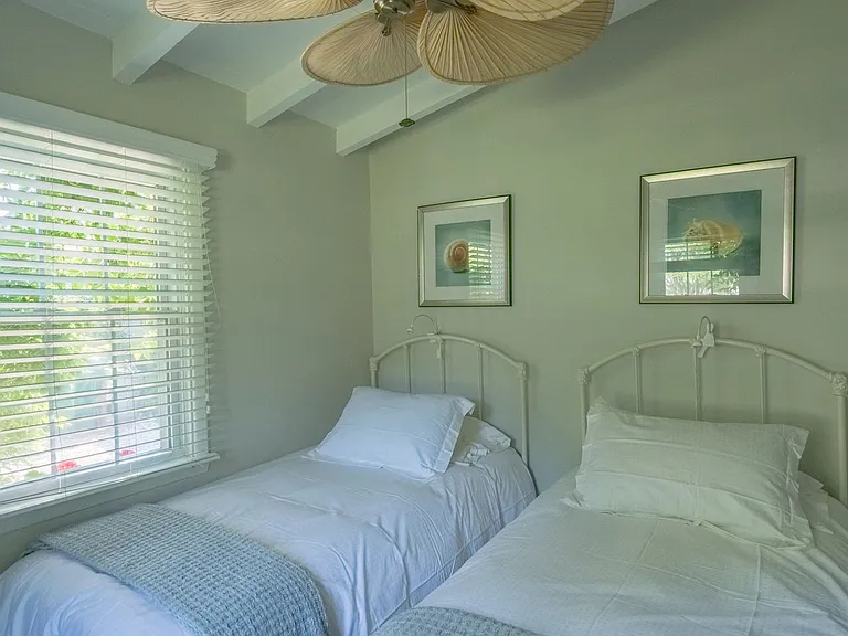 37 E Shore Dr — Photo 17