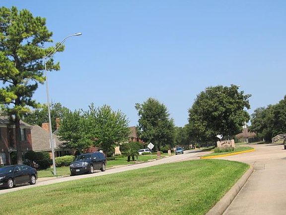 5th image of 19407 Atasca Oaks Dr