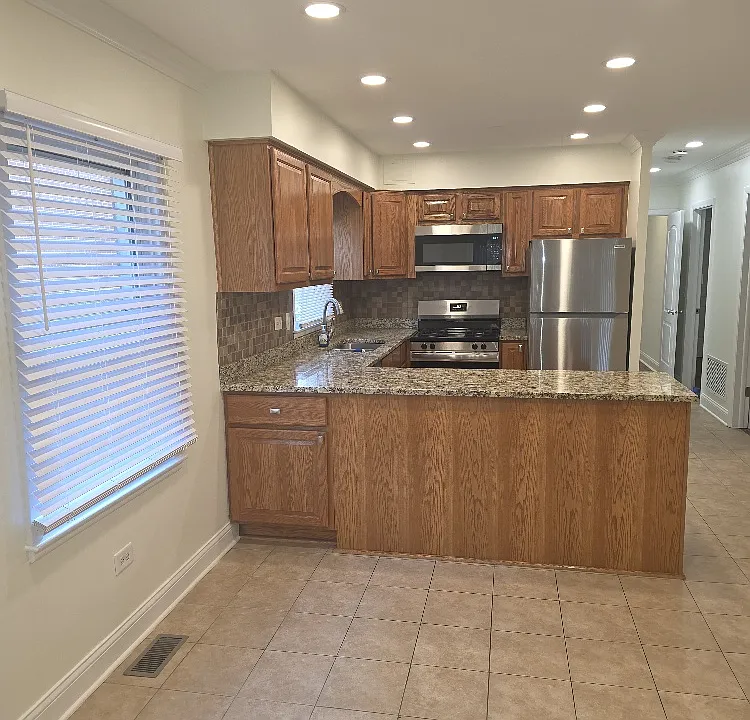 826 E Capri Dr #1