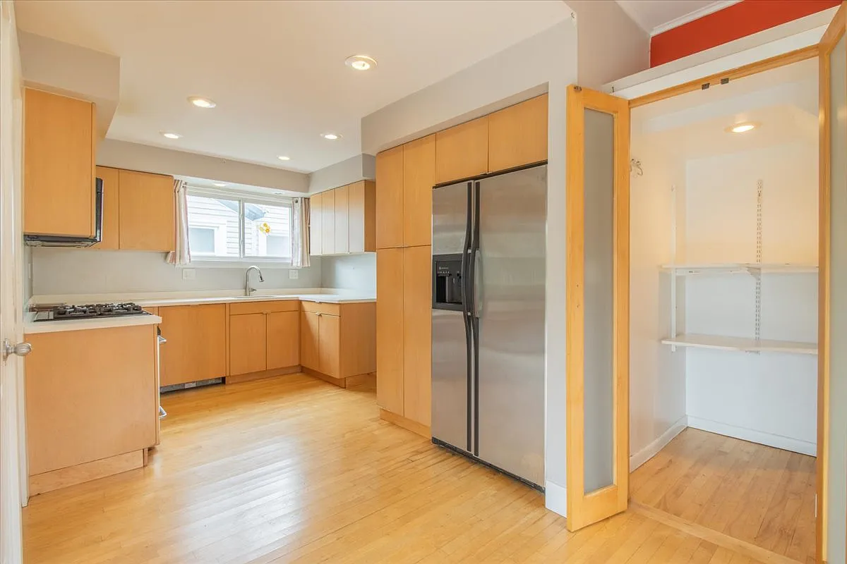 2 bed, 1348 sqft, $2,400 — Photo 4