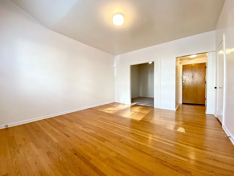 561 Aloha St — Photo 4