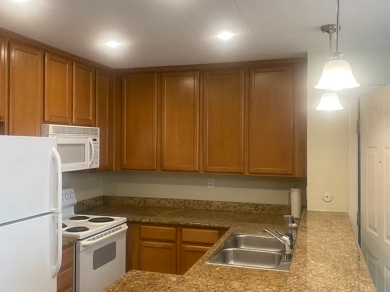 3454 Castle Glen Dr #225 — Photo 2