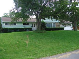 23 Tennyson Rd, New Hartford, NY 13413