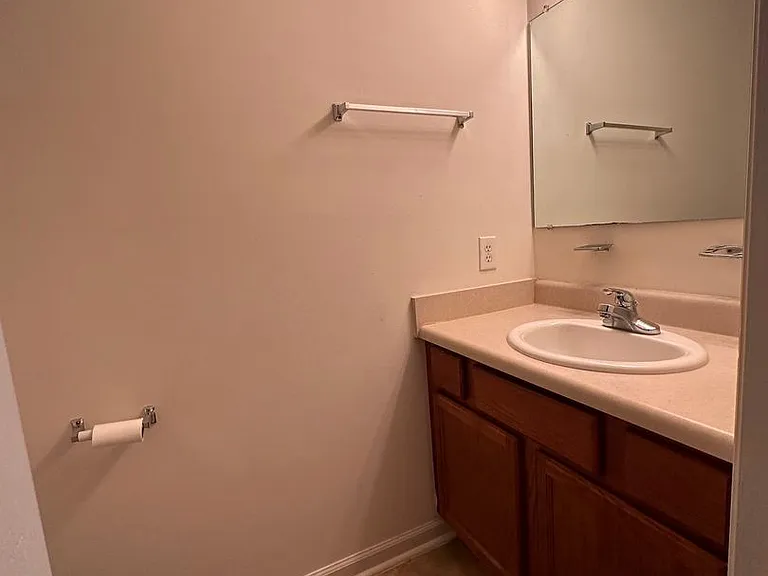 105 E Coopers Ct — Photo 8