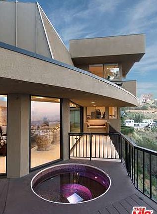4th image of 2201 Sunset Plaza Dr