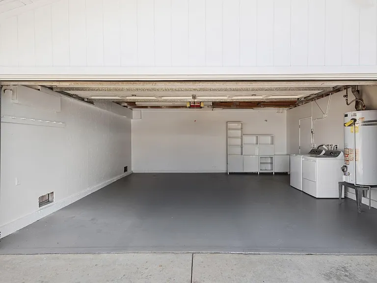 8822 Bellshire Dr — Photo 22