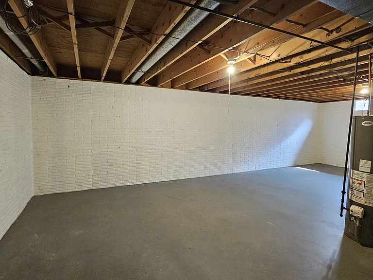 5764 Weiss St #5764 — Photo 14