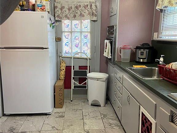 5th image of 87 Homecrest Ave