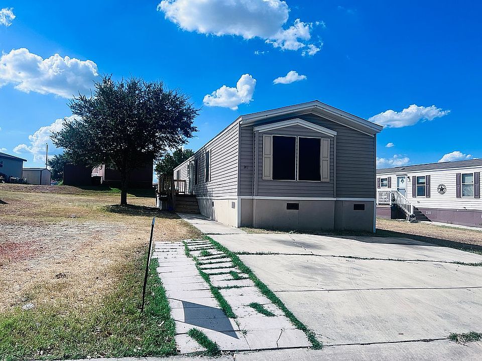 1st image of 141 Coventry Cove Dr