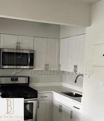 Rented by Bouklis Group | media 2