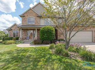 24884 Prairie Crossing Ln, Perrysburg, OH 43551