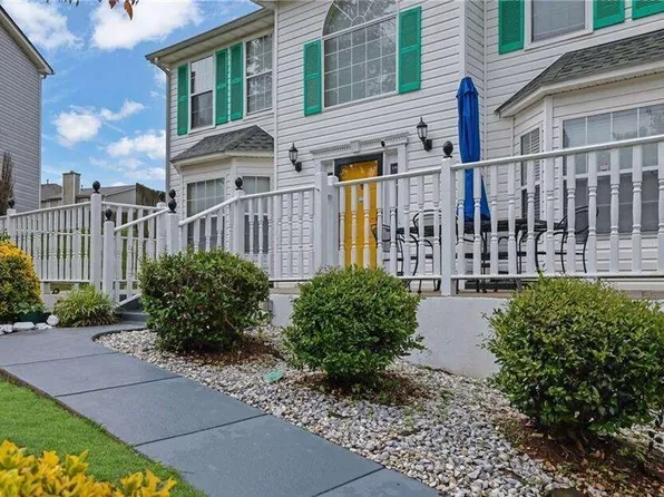 6031 Hitt Lake Ct, Stone Mountain, GA 30087