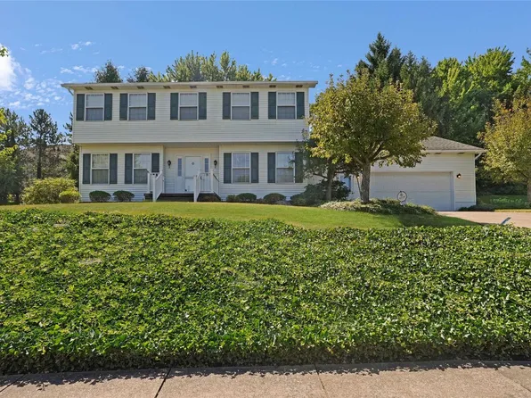 1337 Timber Ridge Dr, Erie, PA 16509