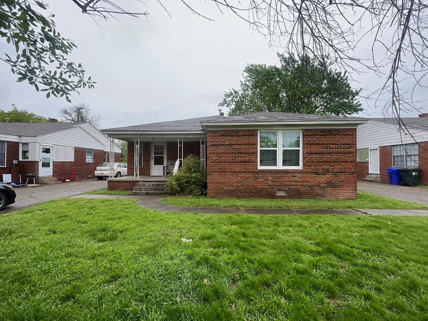2 Bed 1 Bath Duplex For Lease Now! — Photo 1
