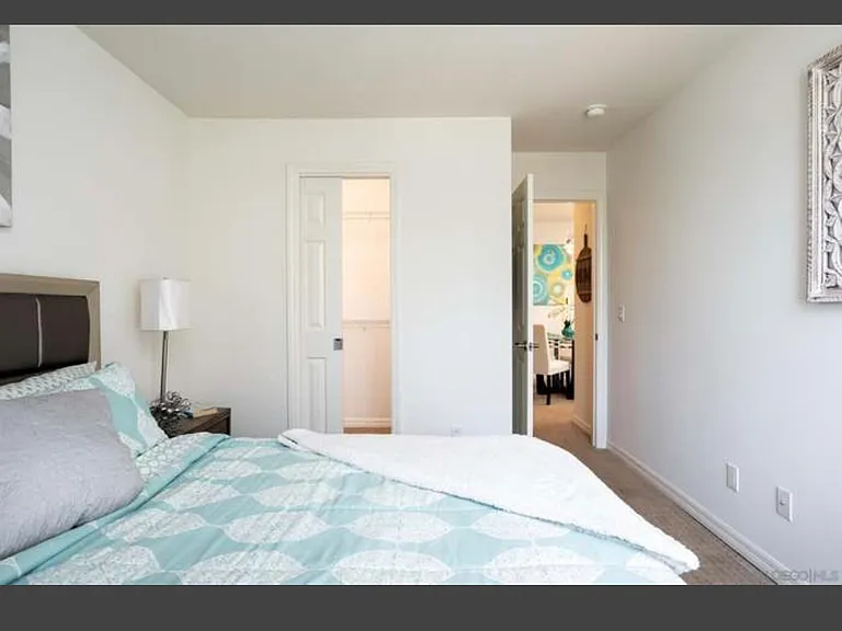 5252 Balboa Arms Dr #277 — Photo 8