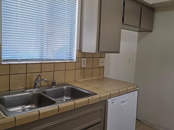 4th image of 4300 Isla Verde St APT C