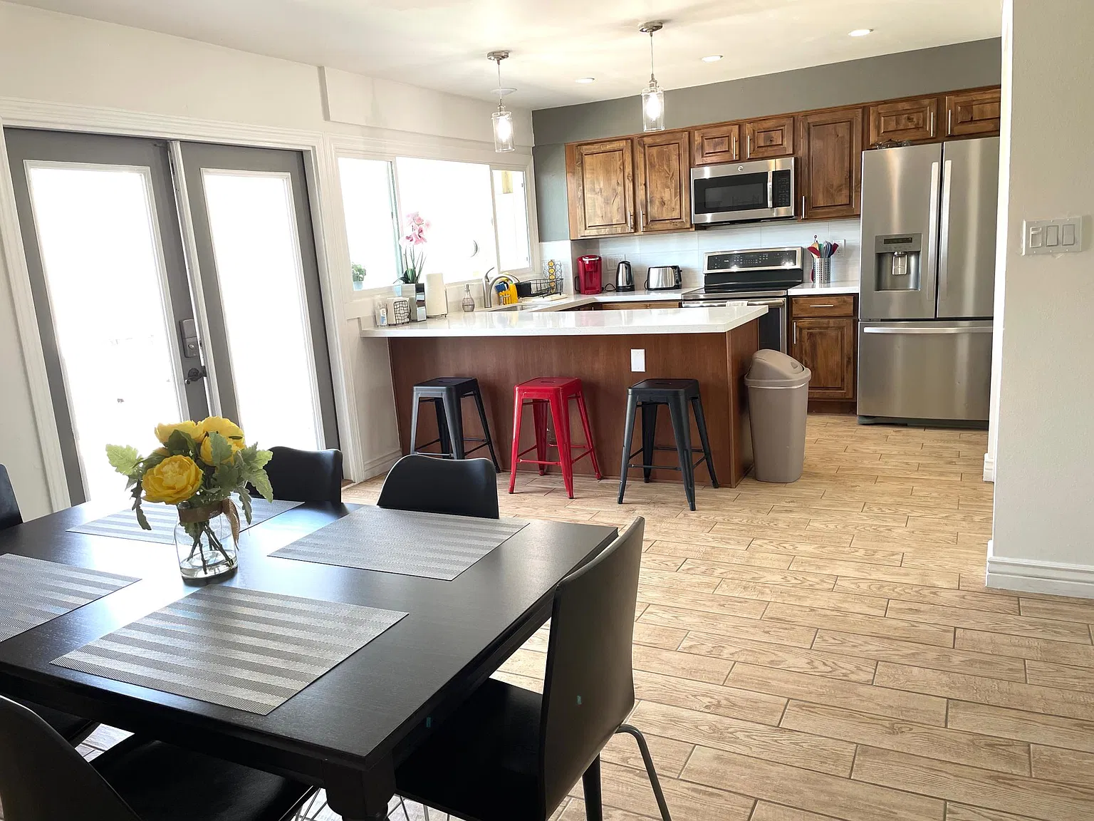 3 bed, 2.5 bath, 1704 sqft, $2,995 — Photo 1