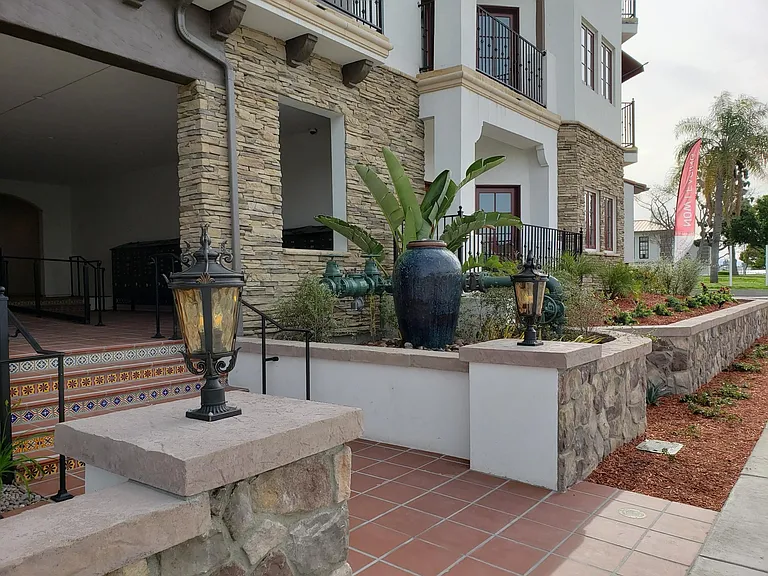Catalina Luxury Apartments — Photo 21