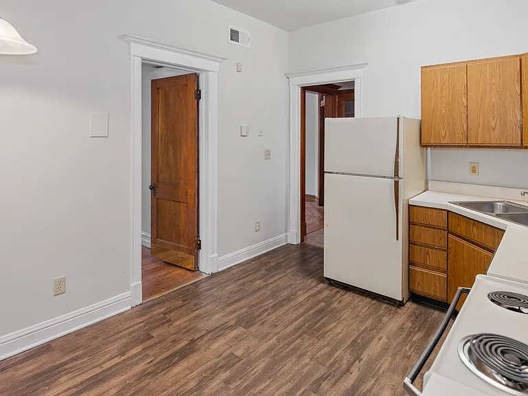 1478 Saint James Ct #9 — Photo 2