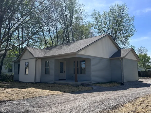 609 W Pearl St, Trafalgar, IN 46181