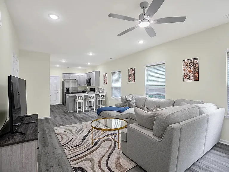 13713 William Stowe Dr — Photo 1