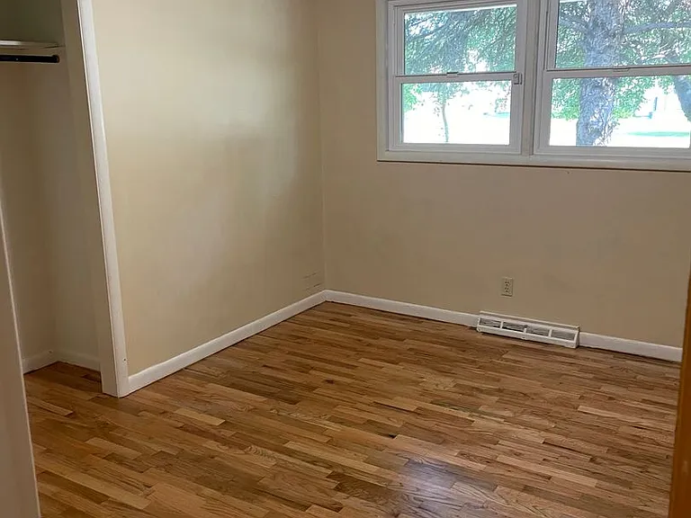 2638 Clark Ave — Photo 22