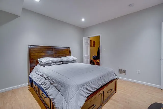 196 Zabriskie St #4 — Photo 6