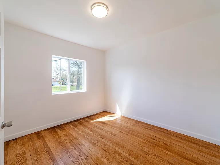 553 Highland St — Photo 19