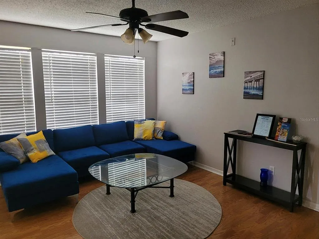 2 bed, 2.0 bath, 829 sqft, $1,750 — Photo 3