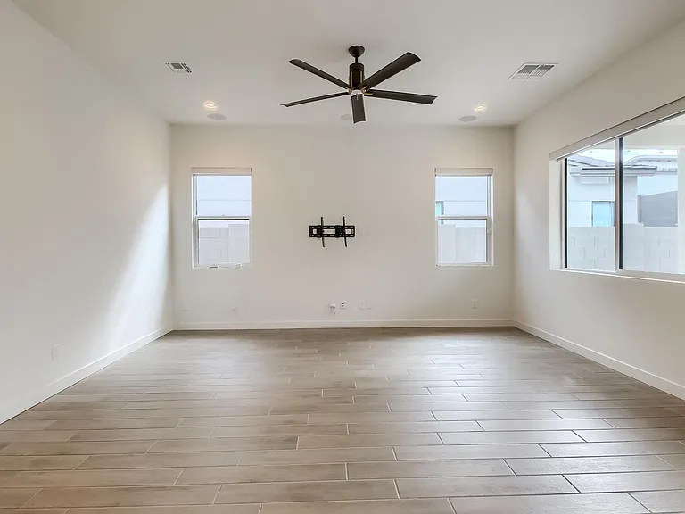 1005 E Paseo Way — Photo 22