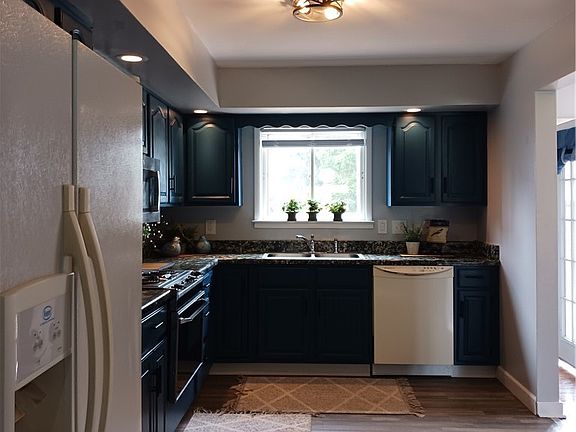 4th image of 105 Chamberlain Dr