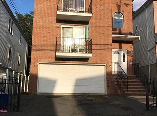 424 S 19th St, Newark, NJ 07103