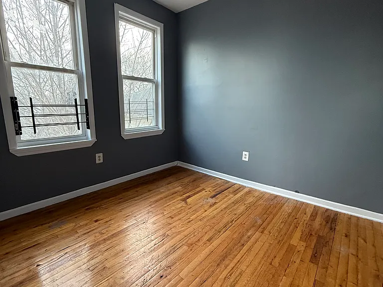 374 Badger Ave #3L — Photo 4
